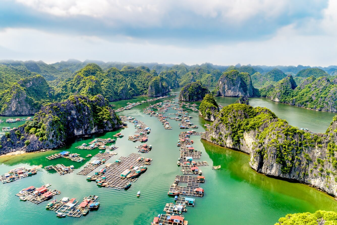 Day 3: Halong Bay - Hanoi - Overnight train to Hue City (B, Br/Soft berth)